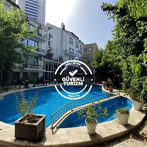 Blanche & Garden Pool Hotel Istanbul